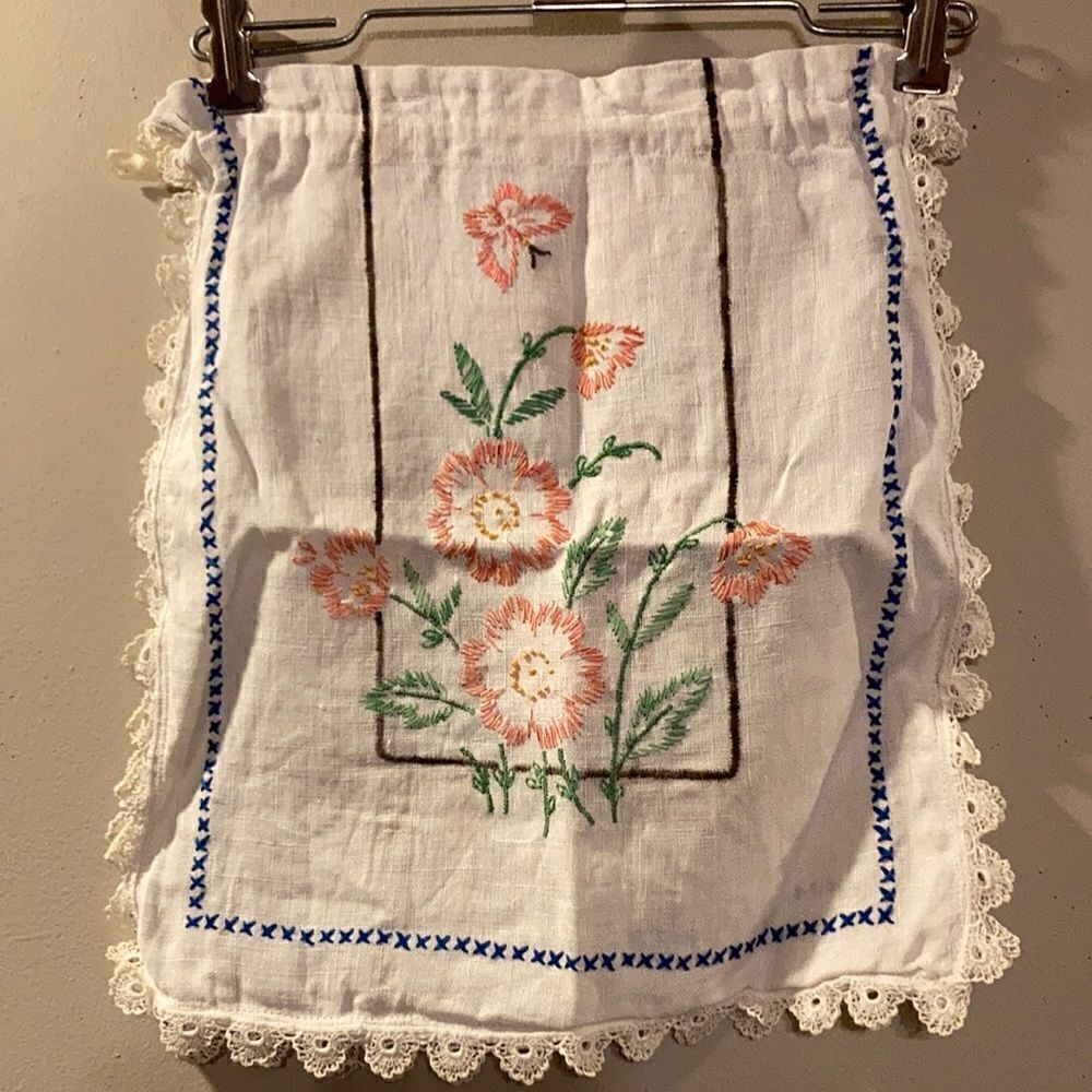 Embroidered Clutch - Picture 2 of 8